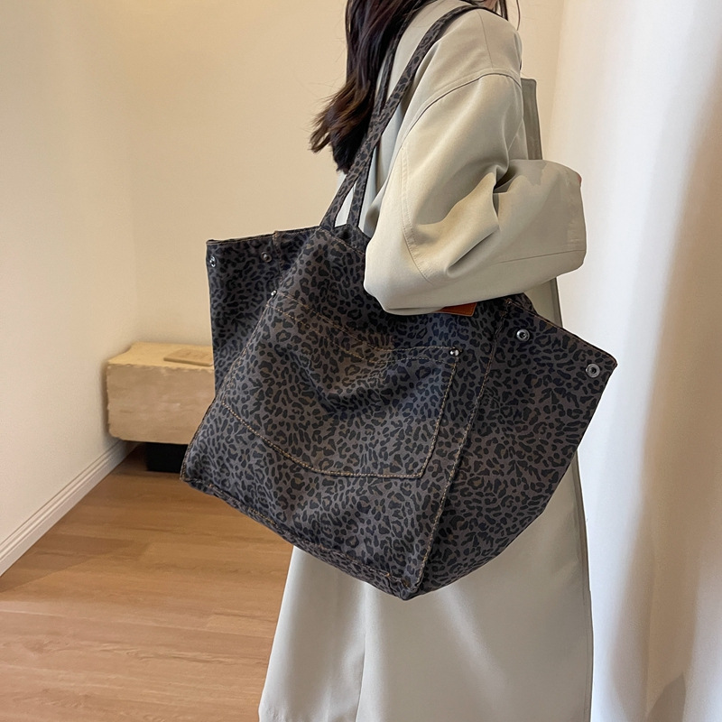 Women'S Vegan Bags - Leopar Desenli Bez Çanta Vintage Kanvas