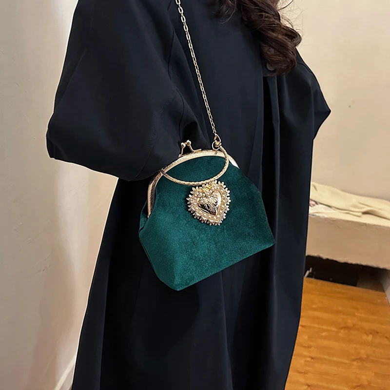 Women Hand Bags Sale - Zincirler Kadife Çerçeve Kalp Akşam Yemeği