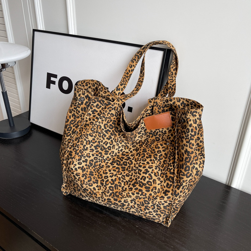Leopar Desenli Bez Çanta Vinta - Women'S Vegan Bags incelemesi ve fiyatı